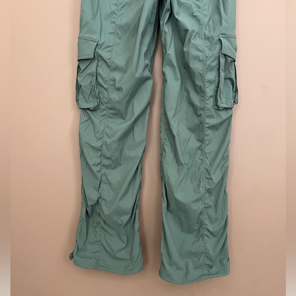 {Lululemon} Dance Studio Relaxed-Fit Mid-Rise Cargo Pant in Grey Eucalyptus - XS - Picture 7 of 10